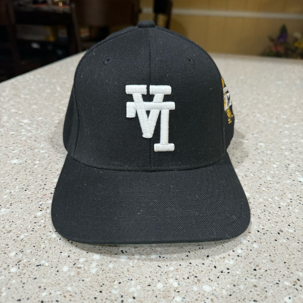 KTHLA - LA Lakers 16X Champions Snapback - Black - Lightly Used - Rare